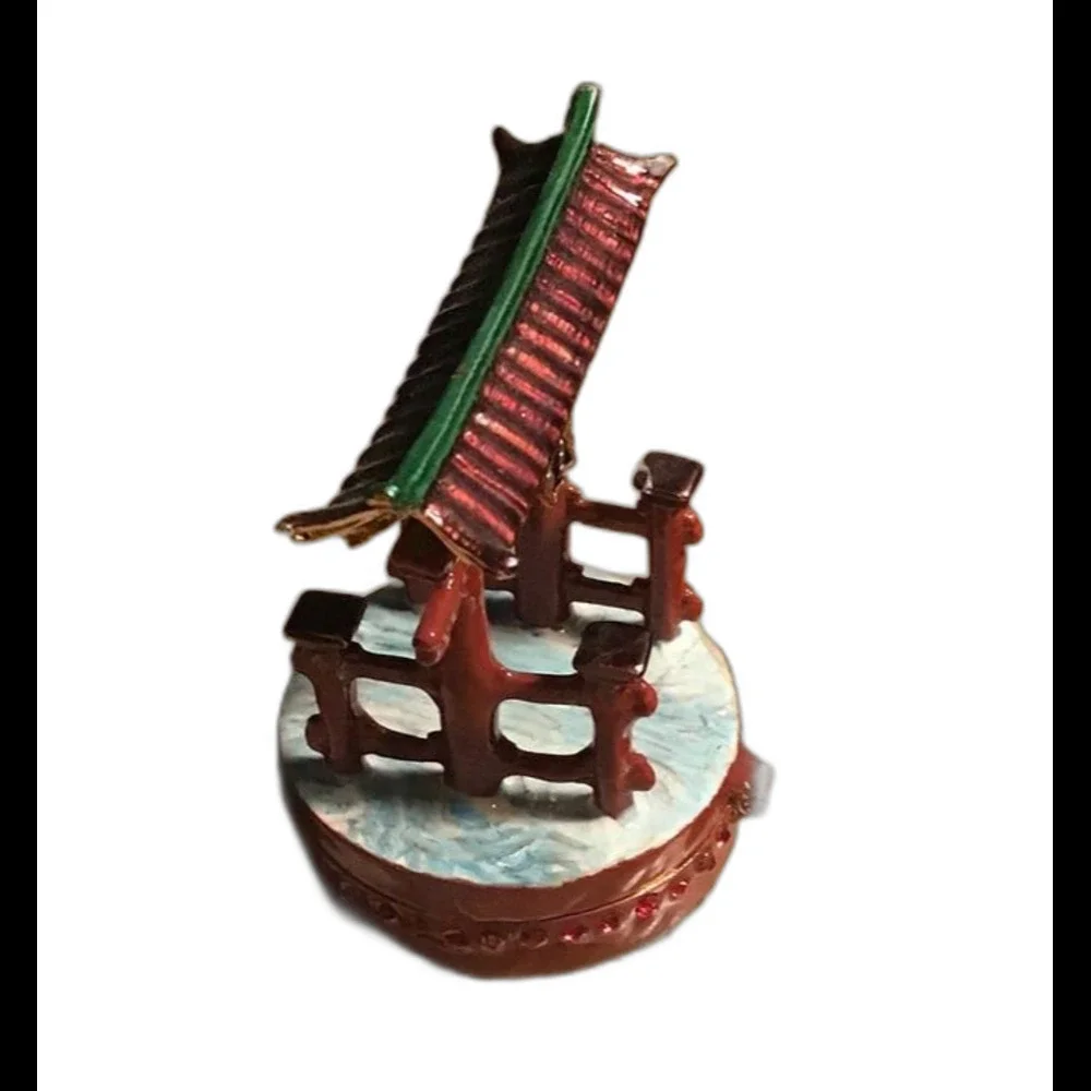 Objet D’Art Island Shrine Jeweled Enamel Trinket Box #102 Artform